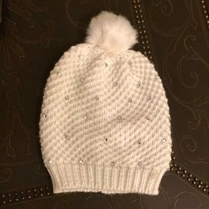 NWOT❣️ BCBGeneration Crystal ♦️ Faux Fur Pom Hat